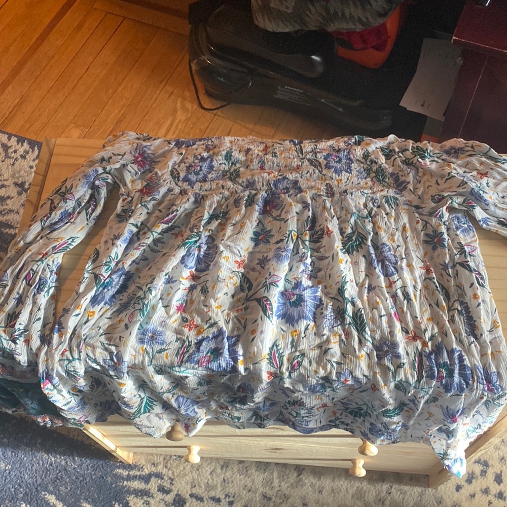 Old navy M long sleeve dress shirt